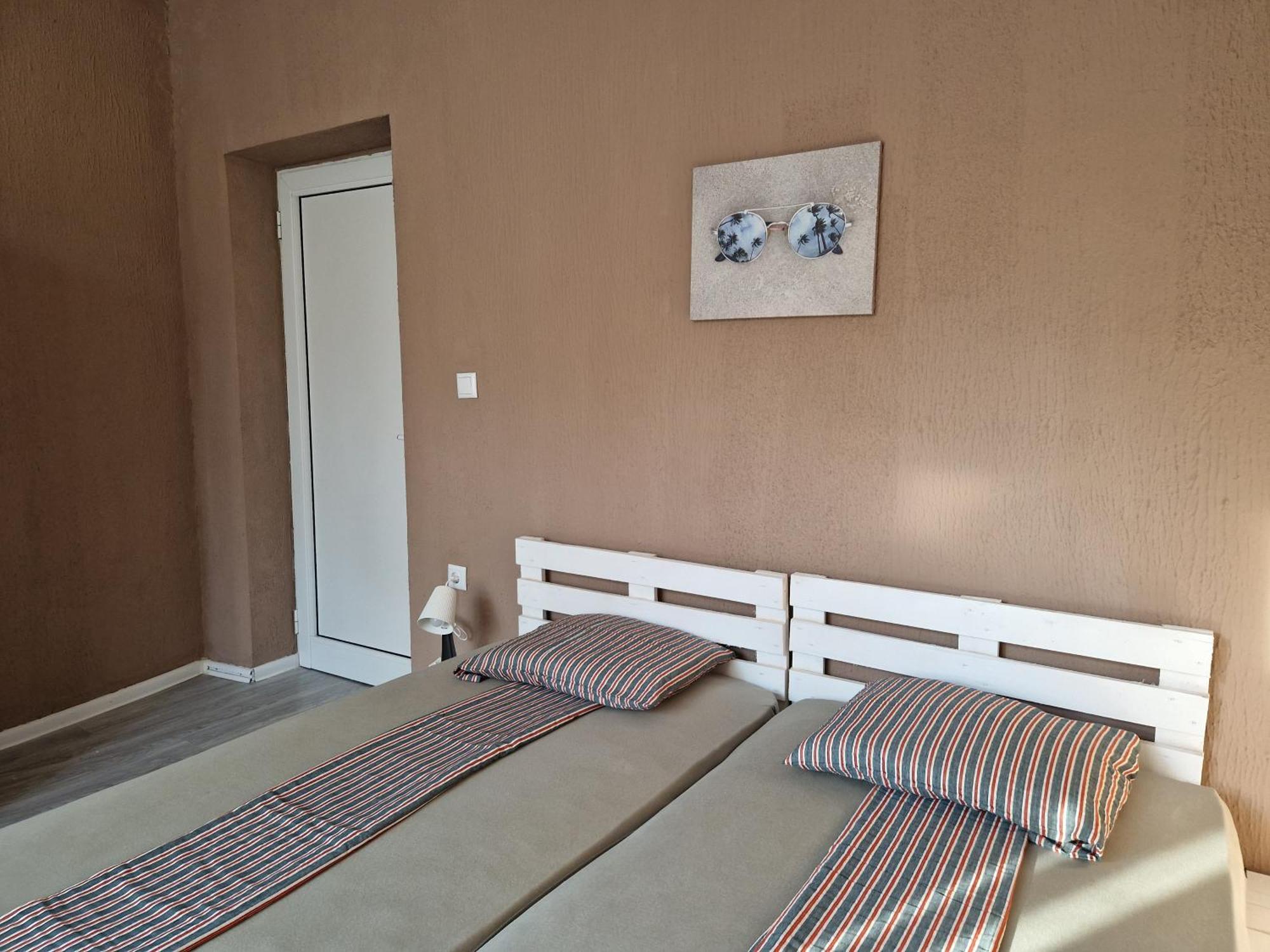 Lambo'S Corner Varna - Guest Rooms Zewnętrze zdjęcie
